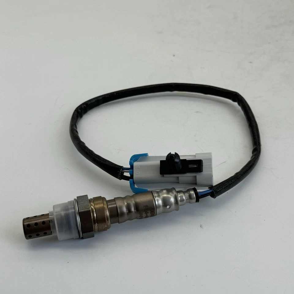 Upstream DENSO Oxygen Sensor O2 For 2003-2015 Chevy Tahoe Silverado 1500 5.3L Foto 3 de 4
