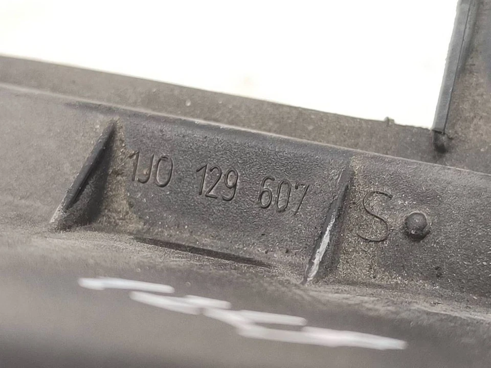 Volkswagen Neuf Beetle 1.6i 75kW 2009 Moteur Essence Air Filtre Boite 1J0129607 - Изображение 3 из 4