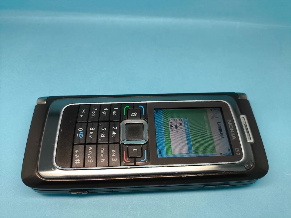 Nokia E90 Communicator - Mocha (Unlocked) Mobile Phone Good Condition - Image 2 of 4