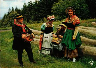 CPM Folklore d'Auvergne Groupe Folklorique Les Enfant FOLKLORE (732445)