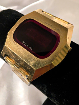 1976 Bulova Computron N6 Gold Tone Red LED Digital Watch - New Battery Working