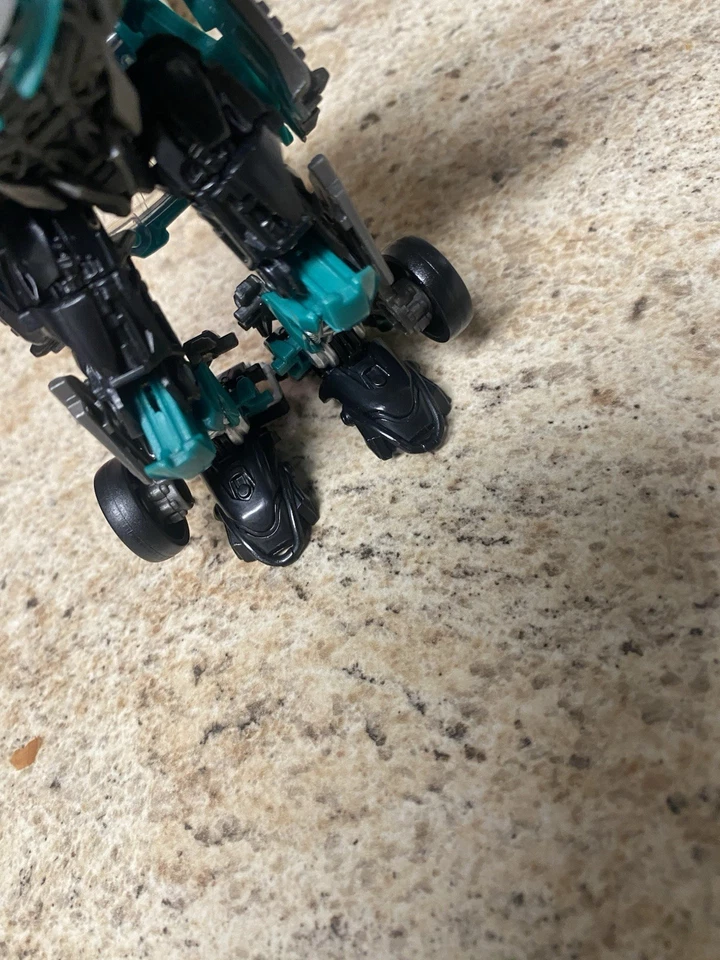 Transformers Studio Series 58 Roadbuster Missing Weapons - Image 3 of 4