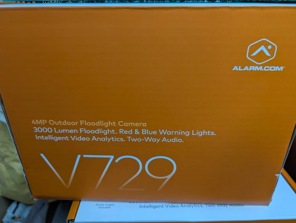 Alarm.com ADC-V729 4MP Outdoor Floodlight Camera - Image 3 of 3