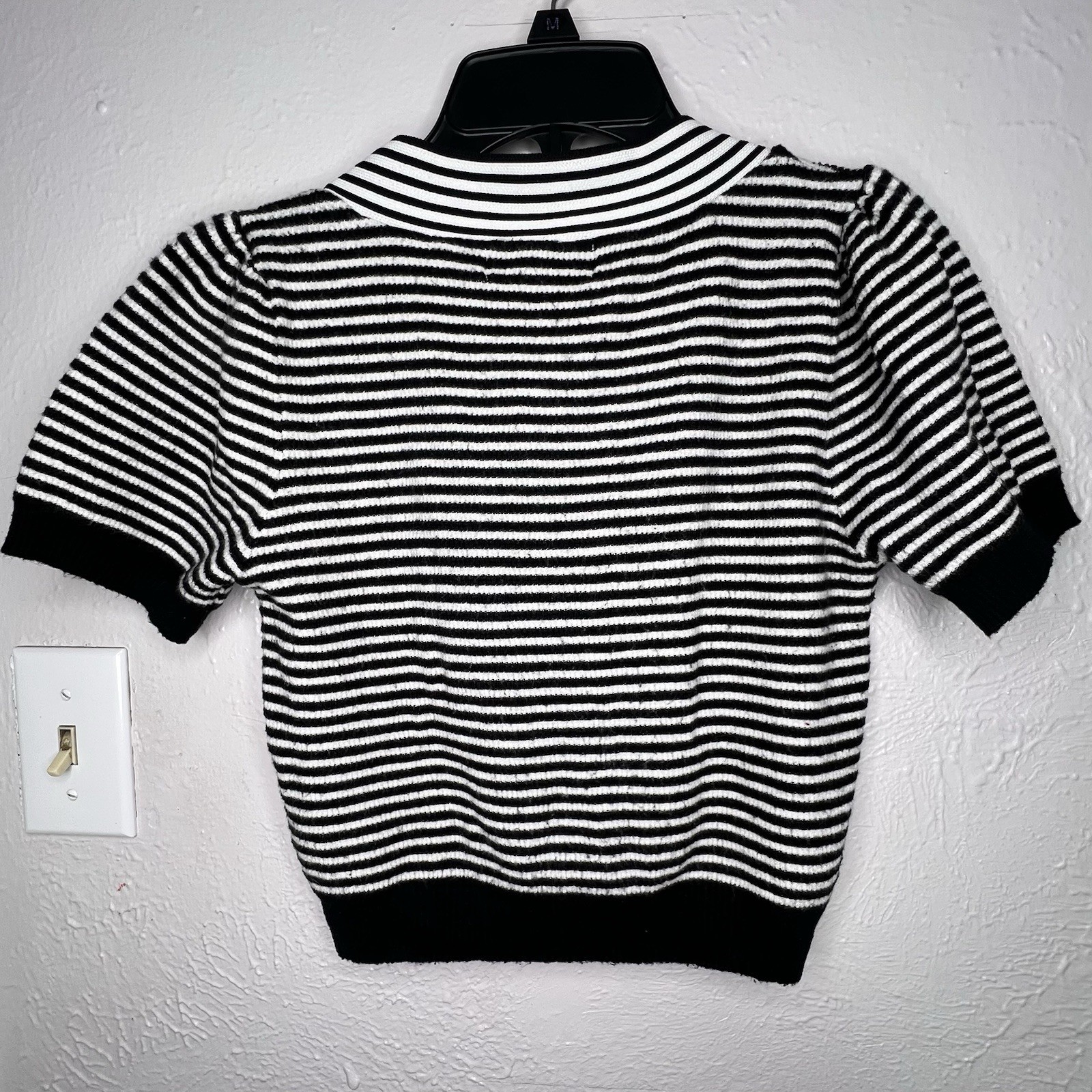 Threaded Leaf Striped Black/White Knit V-Neckline… - image 3