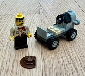 Complete 1998 Lego Adventurers Desert Adventurers Car #5911 with Johnny Thunder