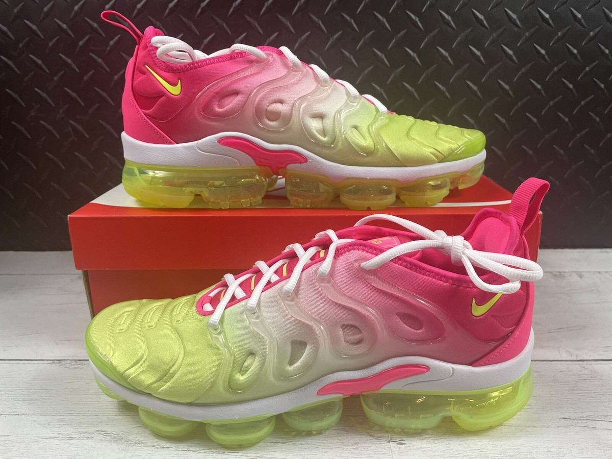 New Nike Air Vapor Max Plus Volt Hyper Pink DC 2045 900 Size New Nike Air Vapor Max Plus Volt Hyper Pink DC 2045 900 Size