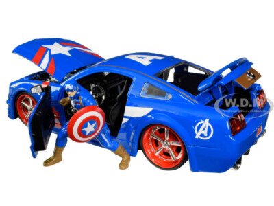 2006 FORD MUSTANG GT W/ CAPTAIN AMERICA FIGURE 1/24 DIECAST MODEL