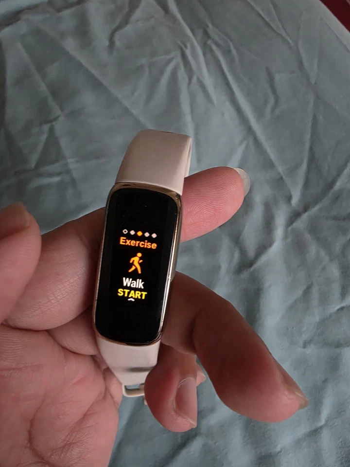 Fitbit Luxe Activity Fitness Tracker Watch (NO CHARGER) (97) - Image 3 of 4