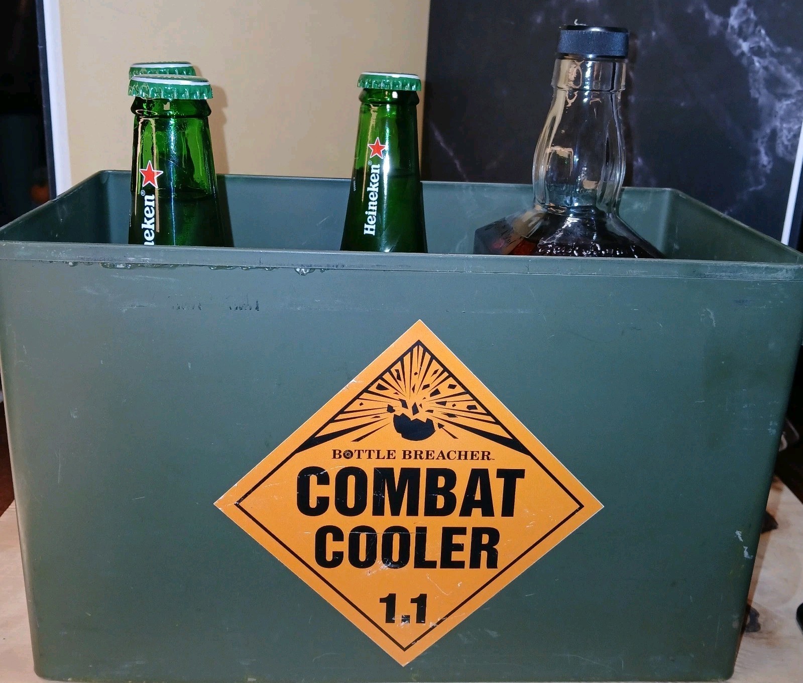Bottle Breacher Combat Cooler Militar 5.56 MM Ammunition Box.