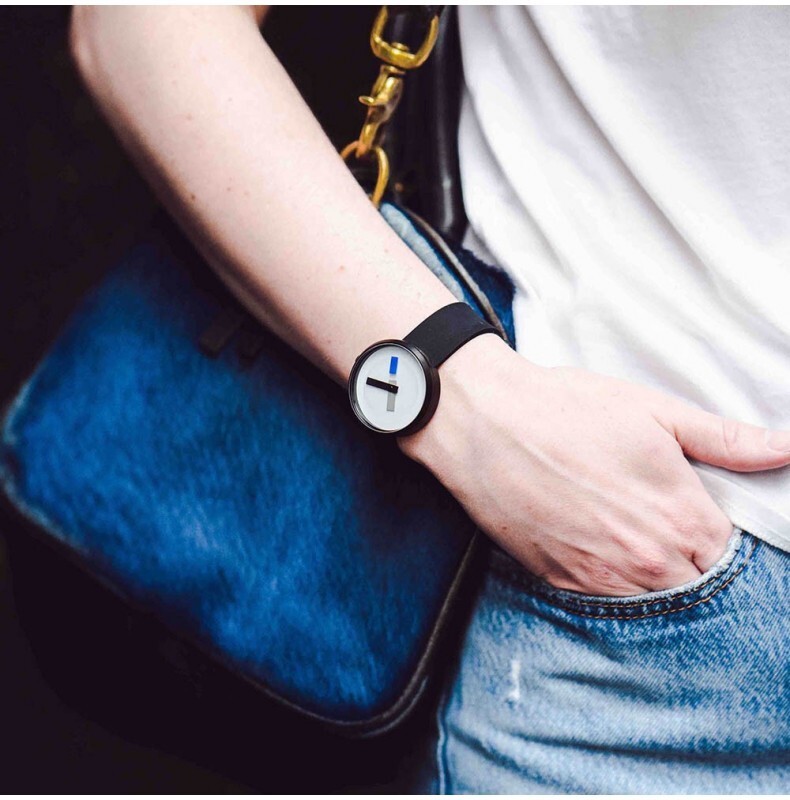 Montre Projects Watches Suprematism – Acier IP Noir, Bracelet Silicone – Unisexe – Neuve Avec étiquettes