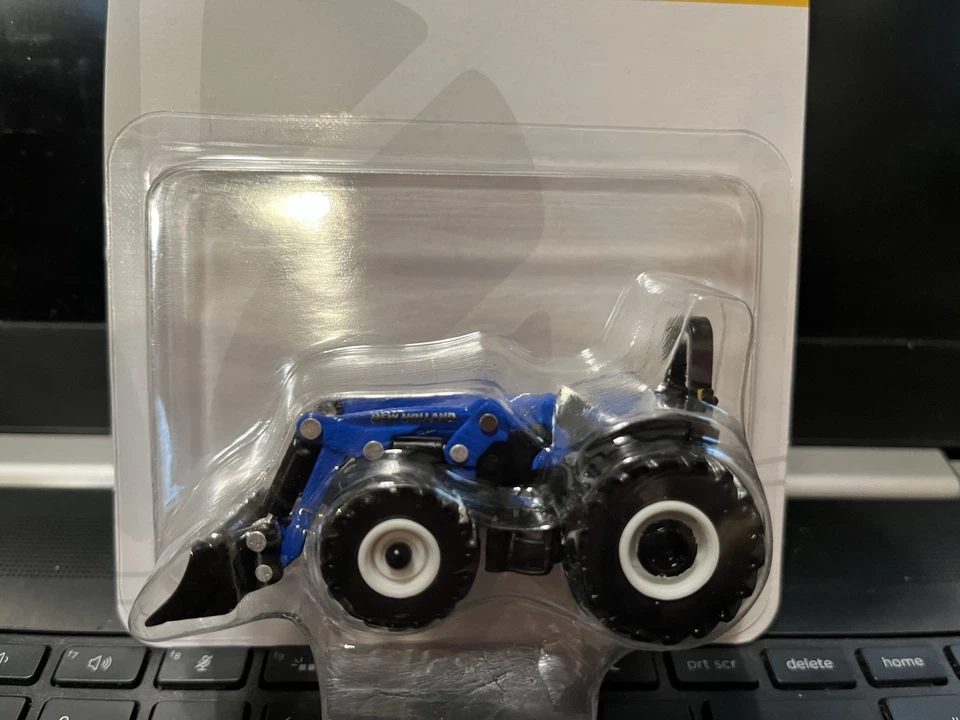 1/64 New Holland Workmaster 120 - Image 2 of 3