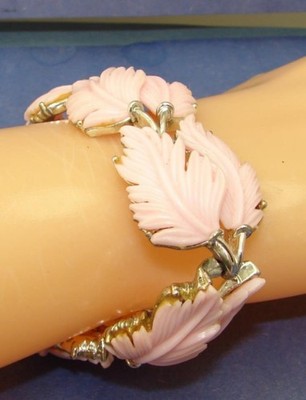 Vintage Lisner Pastel Pink Two Row Hard Plastic Feathers Silver Tone Bracelet