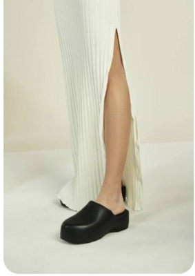 $260 worn twice Melissa Simon Miller black vegan platform mules