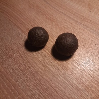 2 x Moqui-Marbles Steine   4,5-5  cm