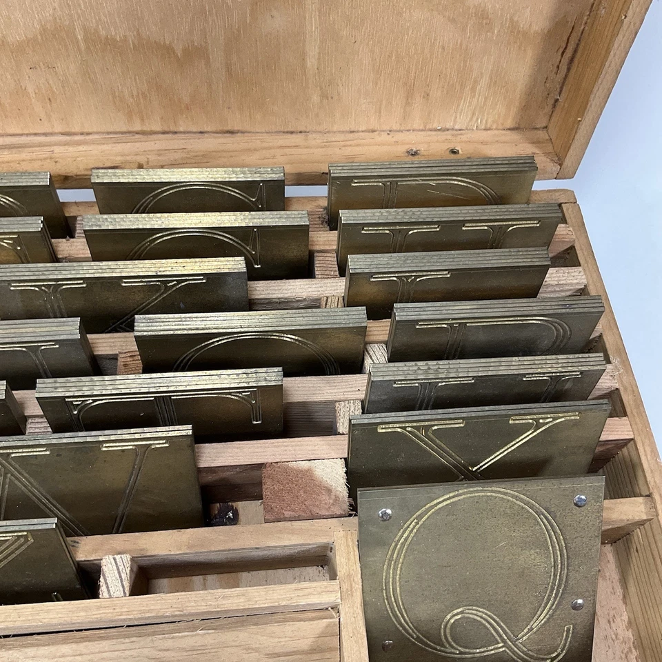 Vintage New Hermes 2 1/2” Clarendon Engraving Font Pantograph Font - Image 4 of 4