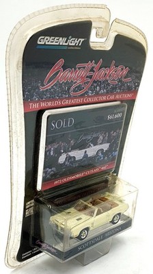 Greenlight 1/64 Scale 37130-F - 1972 Oldsmobile Cutlass 442 - Cream