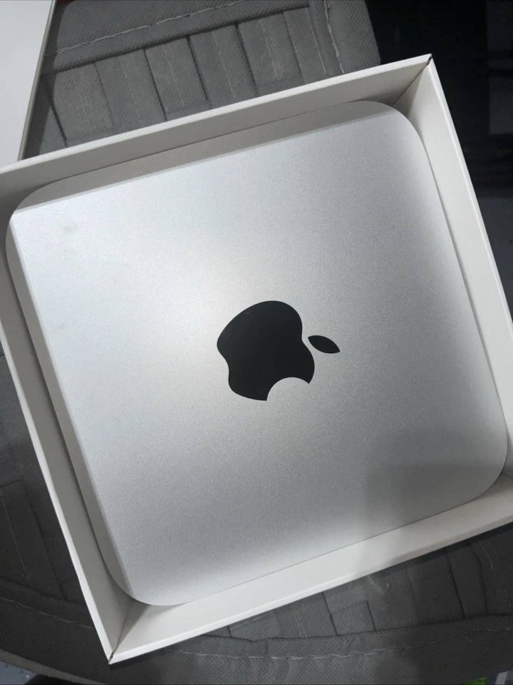 Mac mini/2.6 GHZ/ 8 GB/ 1 TB, 2016, in original box with paperwork. Wiped clean. - Image 3 of 3