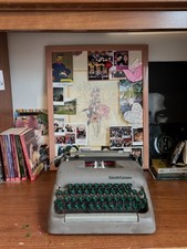 Smith Corona Typewriter Portable W/ manual (1950’s) thumbnail