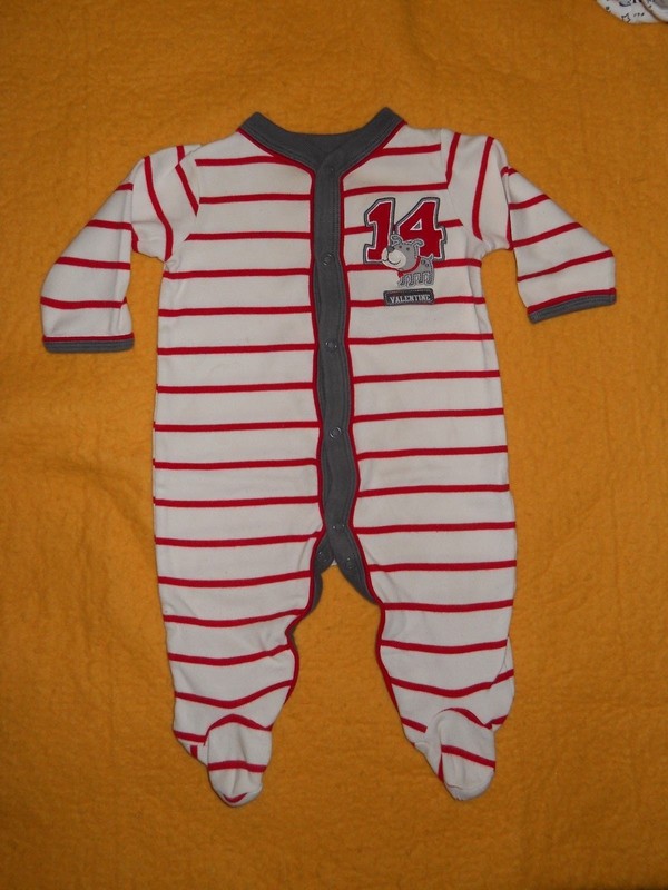 Baby bodysuit 💗 VALENTINE Long sleeve Footed  Size 3-6 m ~100% cotton~ Carters