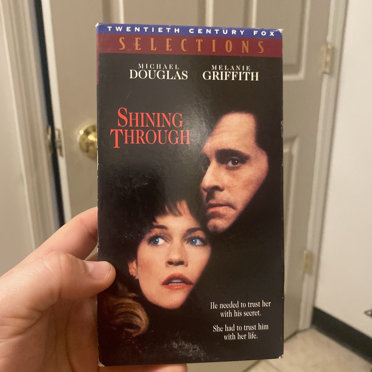 Shining Through VHS 1992 Michael Douglas Melanie Griffith Liam