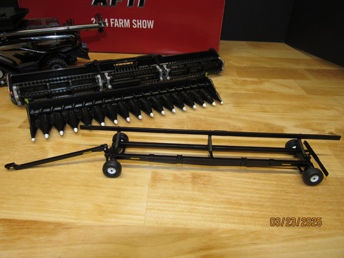 1/64 Case IH AF11 Combine 2024 Farm Show Chase w/ Black Unverferth Header Cart - Picture 8 of 17