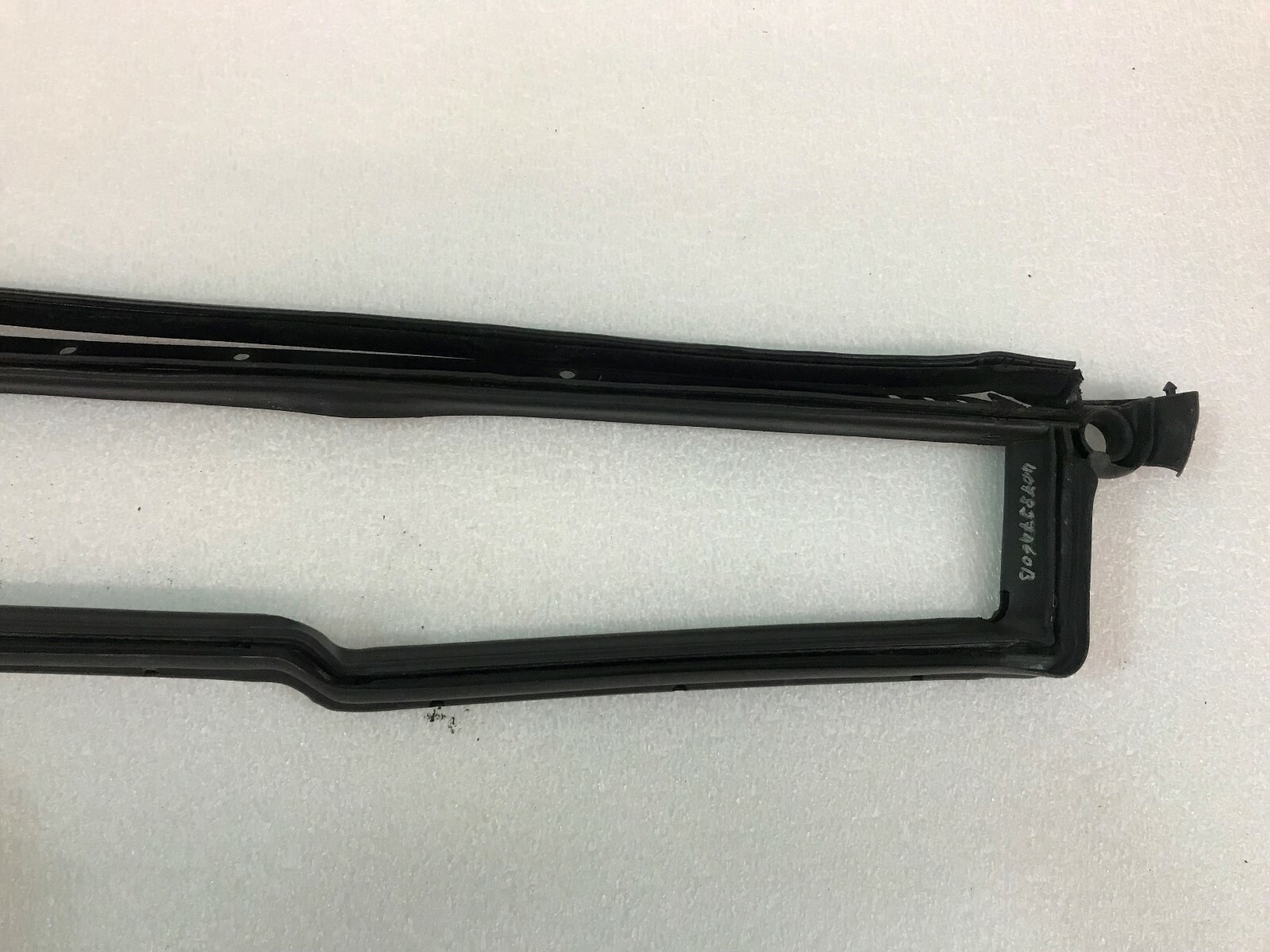 LAMBORGHINI GALLARDO SPYDER REAR WINDOW GLASS RUBBER GASKET SEAL OEM 407827460B