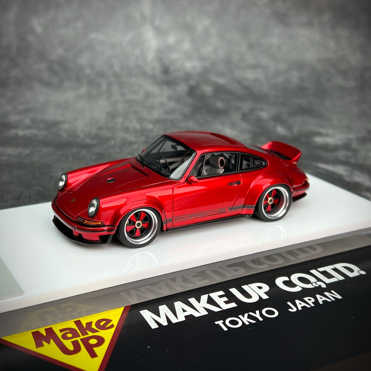 Make Up 1:43 Porsche Singer DLS 2022 Candy Red Limited Diecast Car