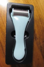 NEW in box unused Chloe Emerald Cold Therapy Professional Ice Roller $26