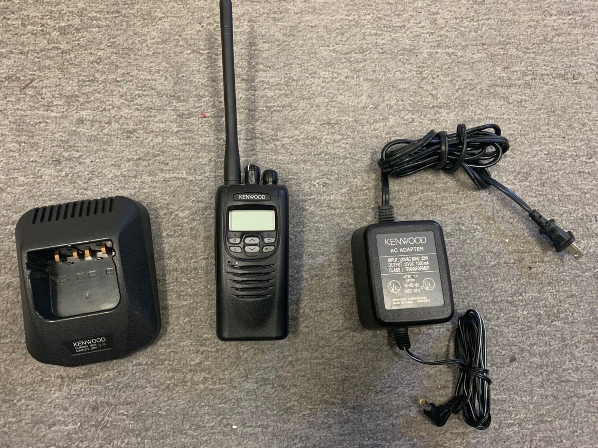 KENWOOD TK-5220 P25 DIGITAL VHF 136-174Mhz HANDHELD RADIO