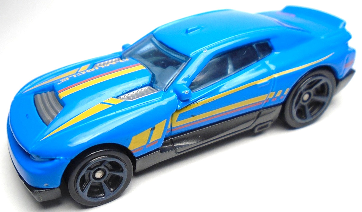 2017 HOT WHEELS MUSCLE MANIA RACE OFF D-MUSCLE BLUE DIECAST 2 3/4" CAR W/ YELLOW
