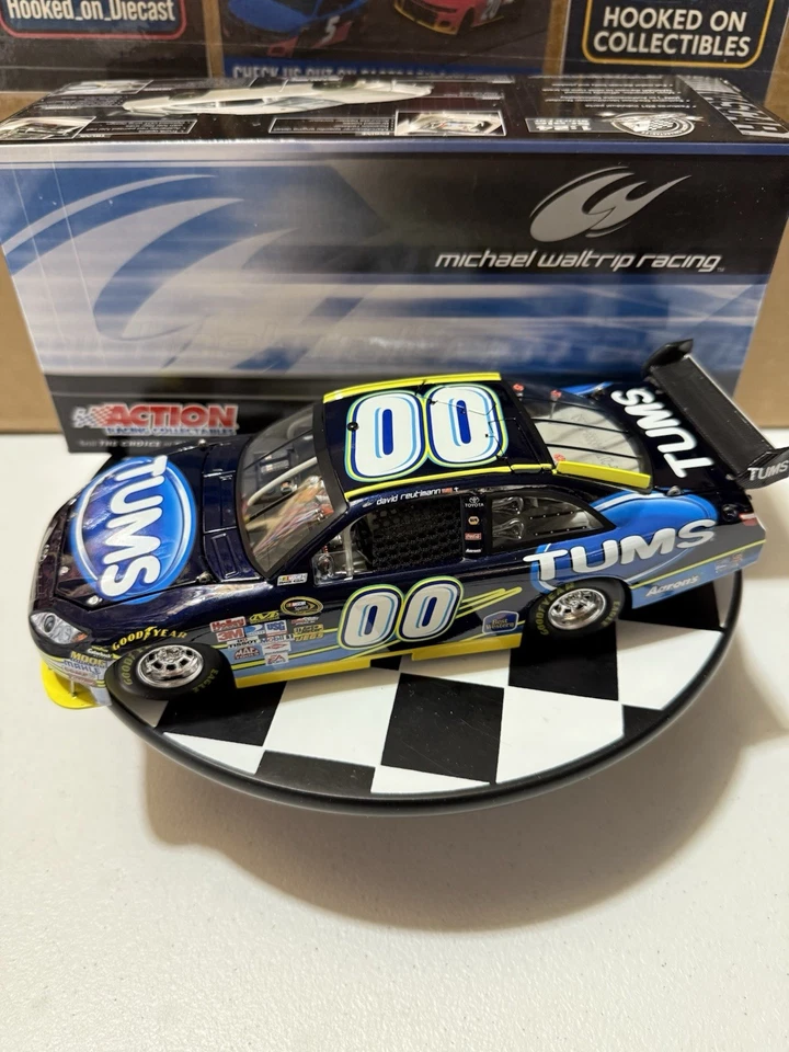 David Reutimann #00 TUMS 2010 1/24 Nascar Diecast CONFIRA NOSSA LOJA DO EBAY! - Imagem 2 de 4