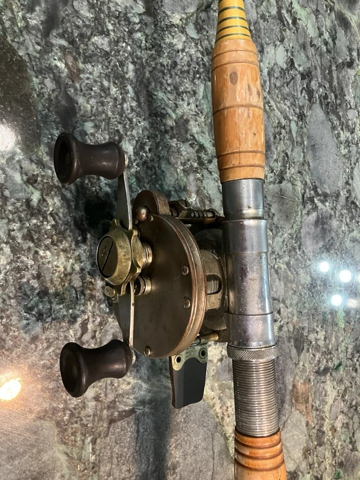 Logotipo de Bulldog Alpino Pflueger Williams 7’ vintage, CARRETE DE PESCA y caña Foto 3 de 4