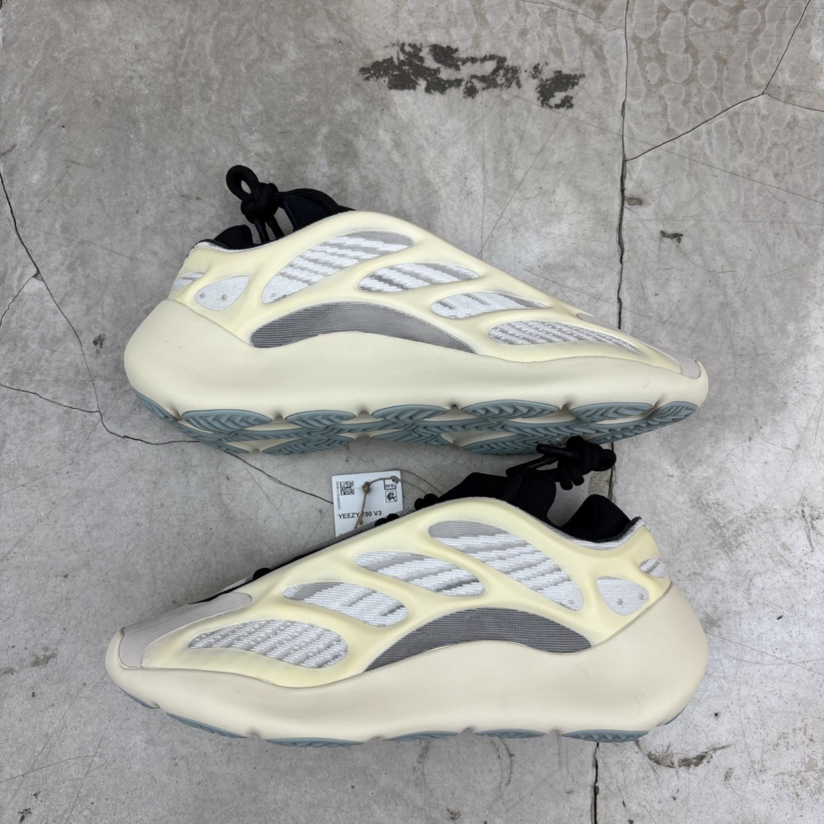 yeezy 700 azael price