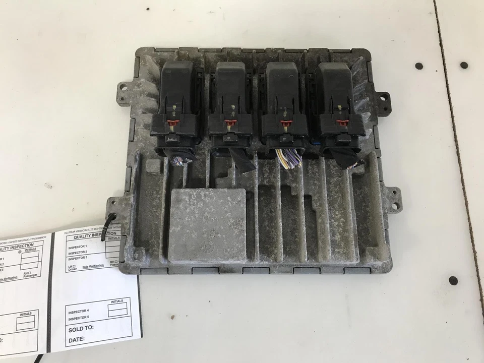 Módulo de control del motor usado (ECM) se adapta a: Cadillac Ct6 2018 3,0 grado A Foto 2 de 4