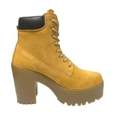 Steve Madden Suede Tindra Chunky Boots Size 8 Tan Suede Chunky Platform Lug Sole