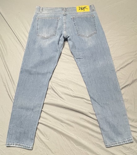 Dior Men’s Light Wash Denim Jeans Button Closure Loud Back Patch size 34x27 - Picture 10 of 10