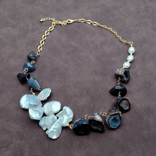 Freshwater White Keshi Pearl Black Agate Geode Quartz Choker Necklace - Imagen 6 de 9