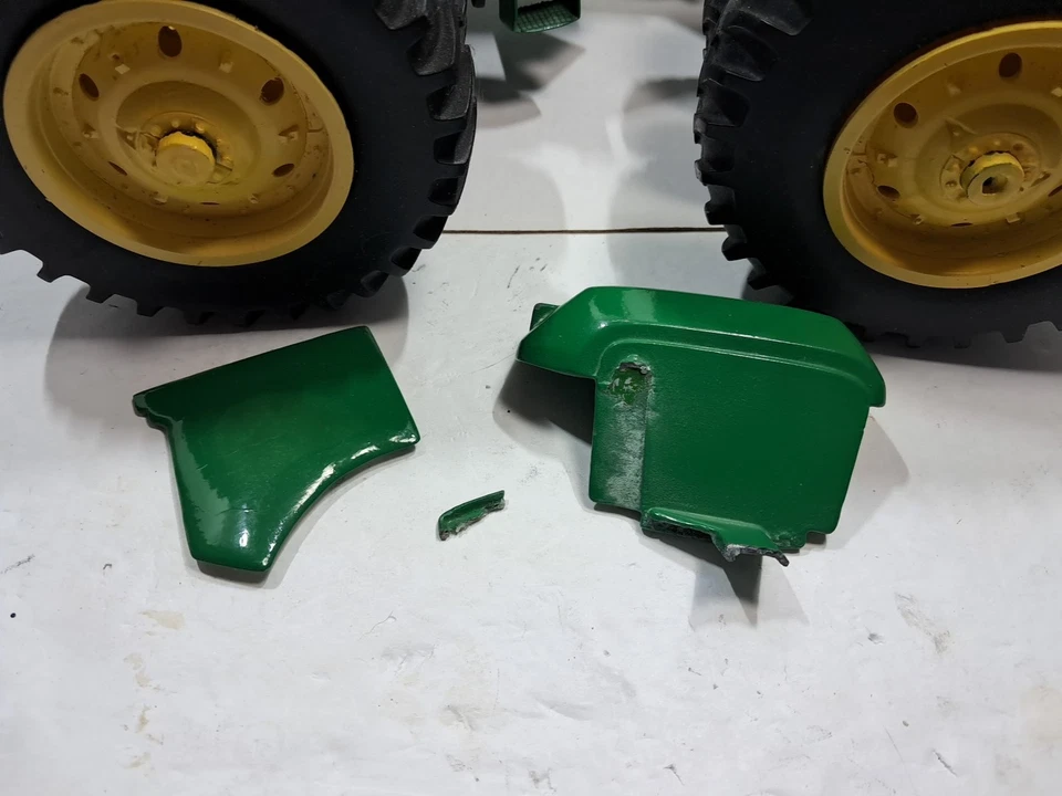 John Deere 9520 4WD TRACTOR Triples 1:16 Ertl In Needs Repair HUGE Tractor RARE  - Image 2 of 4