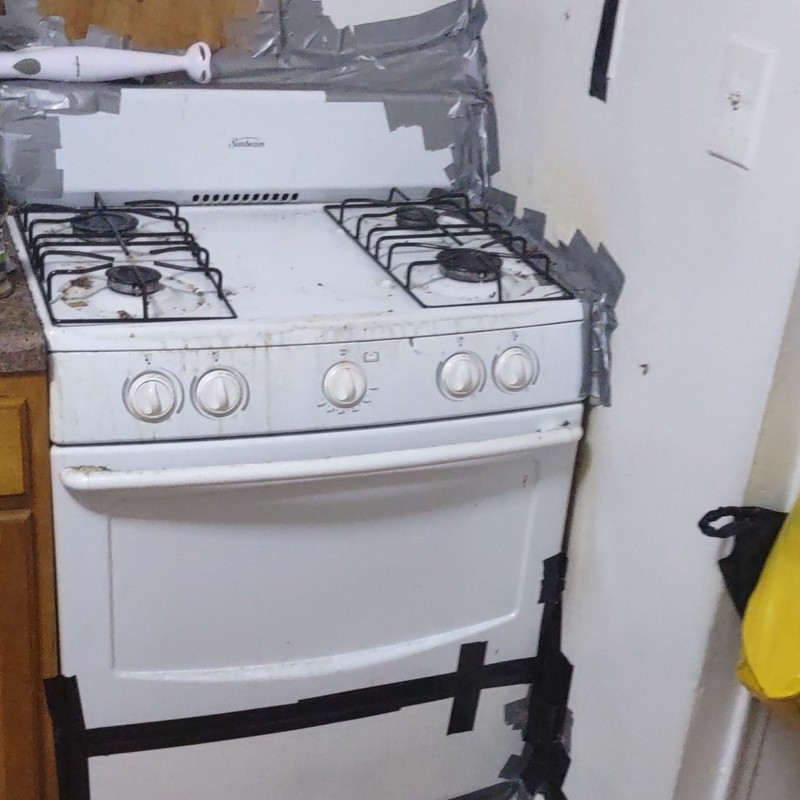 Sunbeam White Freestanding Gas Range 4 Burners Oven Knob Control