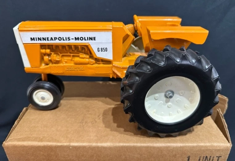 Tractor Minneapolis Moline G850 1988 modelos a escala 1/16 Summer Fest 6-11-88 Foto 2 de 4