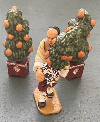 King & Country Streets of Old Hong Kong Orange Trees Man&Orange Tree HK050 Ret.