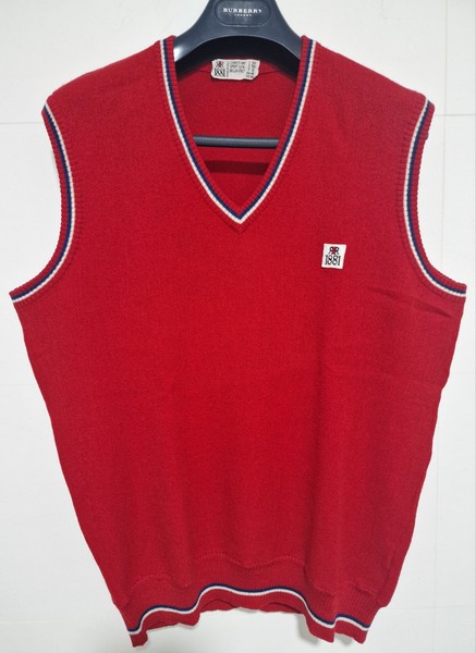 Cerruti Sport 1881. Gilet. 80s. Talla 50. 100% Lana Virgen. Raro Gilet.