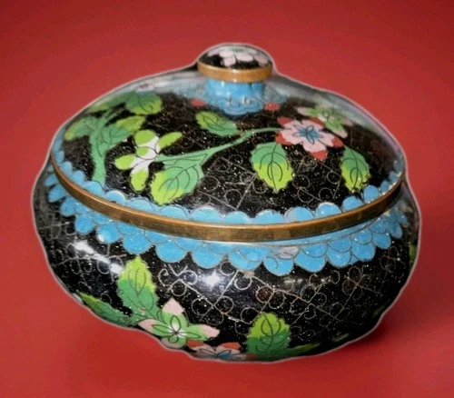 ANTIQUE CHINESE H/PAINTED ENAMEL CLOISONNE BOWL WITH LID, FLOWER DESIGN