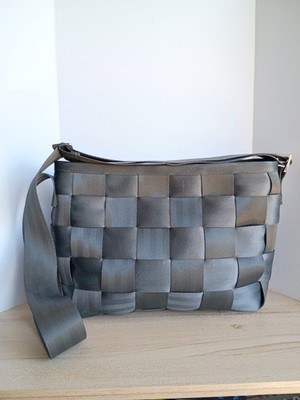 Harveys Seatbelt Woven Messenger Bag Lrg 13x11x4 Gray Grey Adjustable Crossbody 