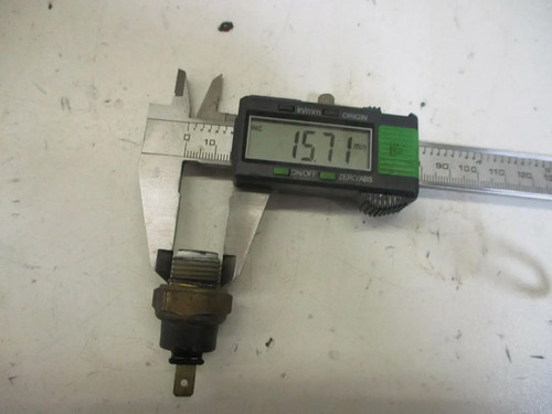 1. Honda NT 650 V RC 47 Deauville Lüfterschalter Sensor Kühlerschalter Kühler