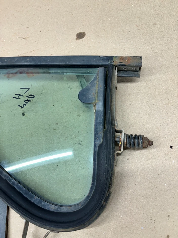 Ford Van E150 E250 E350 Econoline 1975 76 77 80 1991 ventana de ventilación del ala izquierda usada Foto 2 de 4