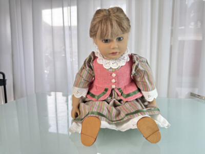 Künstlerpuppe Sigikid Sammler Vinyl Puppe 51 cm. Top Zustand   