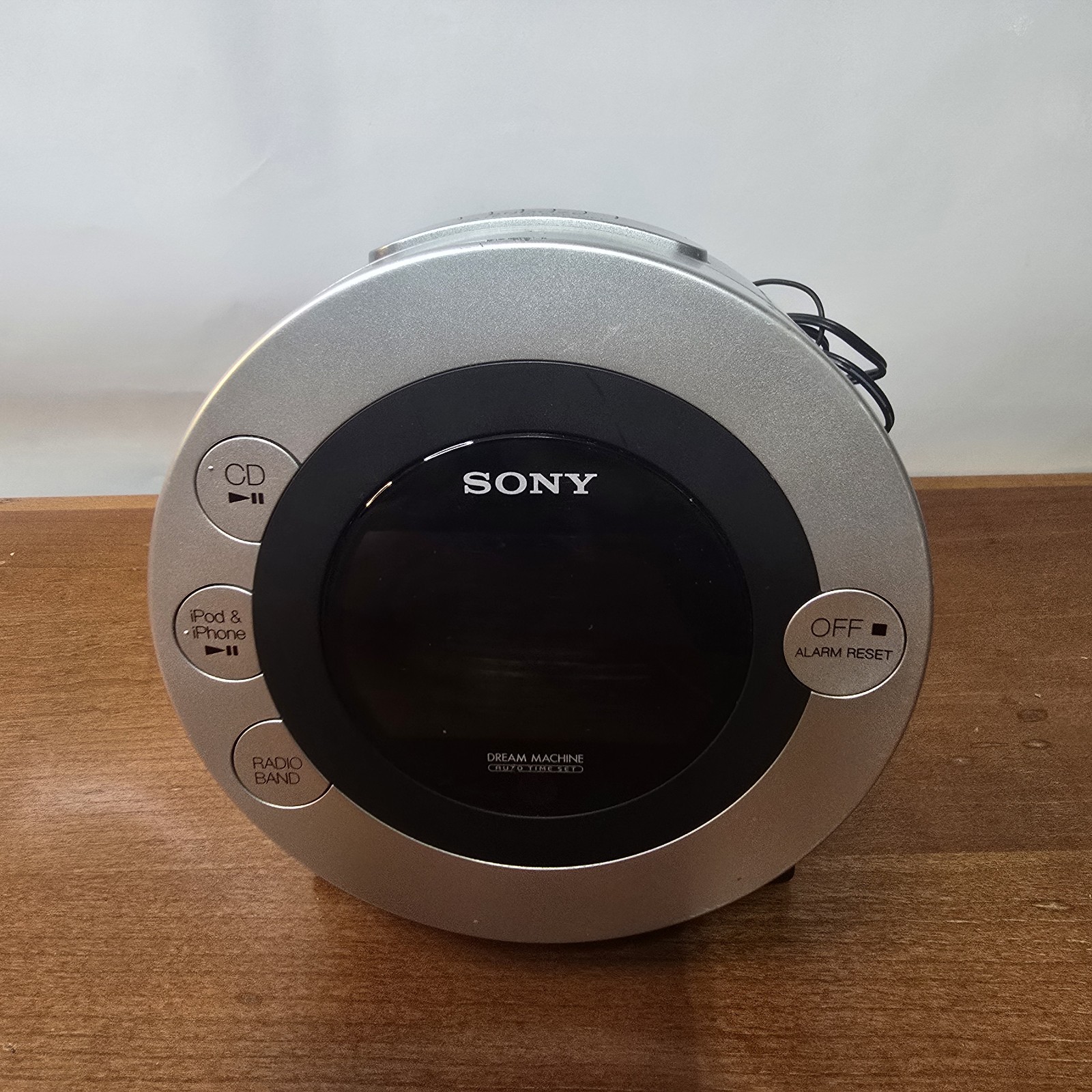 Sony Dream Machine FM/AM CD Clock Radio Alarm iPod iPhone Dock ICF-CD3iP