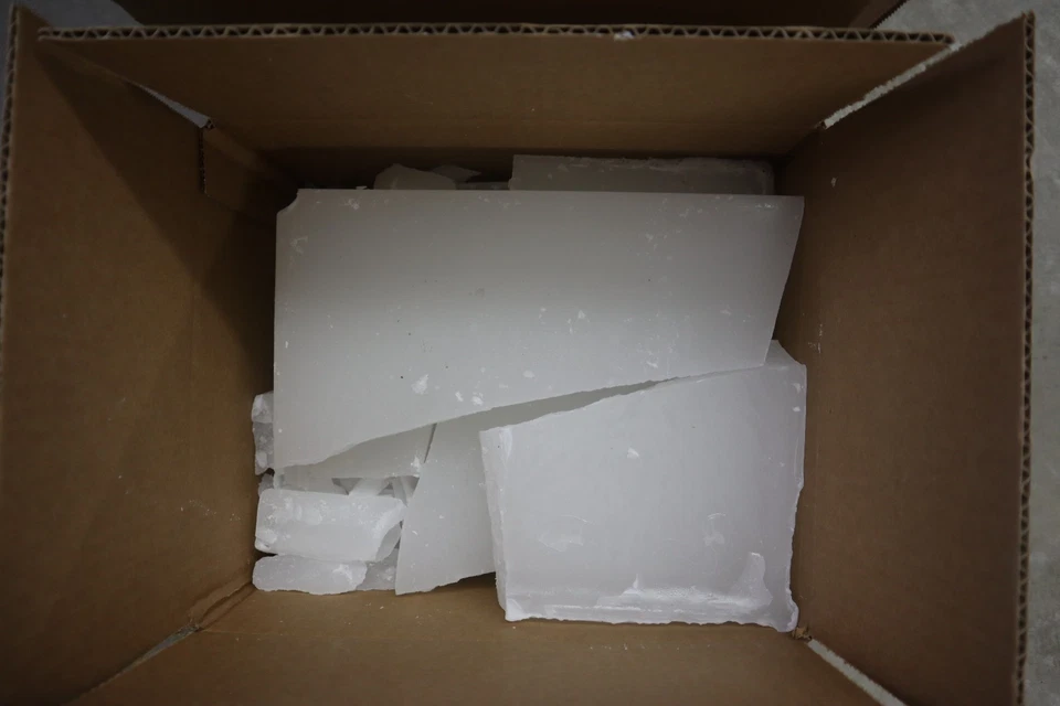 19 Lbs. PARAFFLEX® 4625A Unsented Candle Wax HM550 - Image 3 of 4