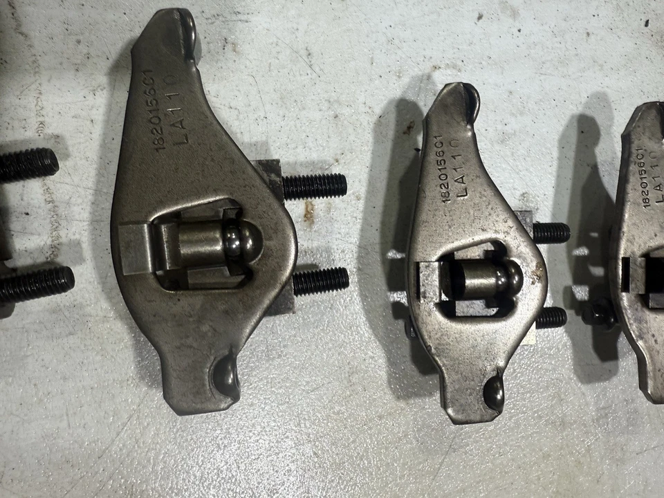 Brazo basculante de admisión 7,3 OEM 2001 con 2 pernos Ford F250 F350 7,3 2000 2002 2003 1999 Foto 3 de 4